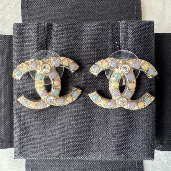 NWT Authentic CHANEL CC Stud Earrings – Doré / Crystal / Blue – Full Gift Set - Picture 9 of 10